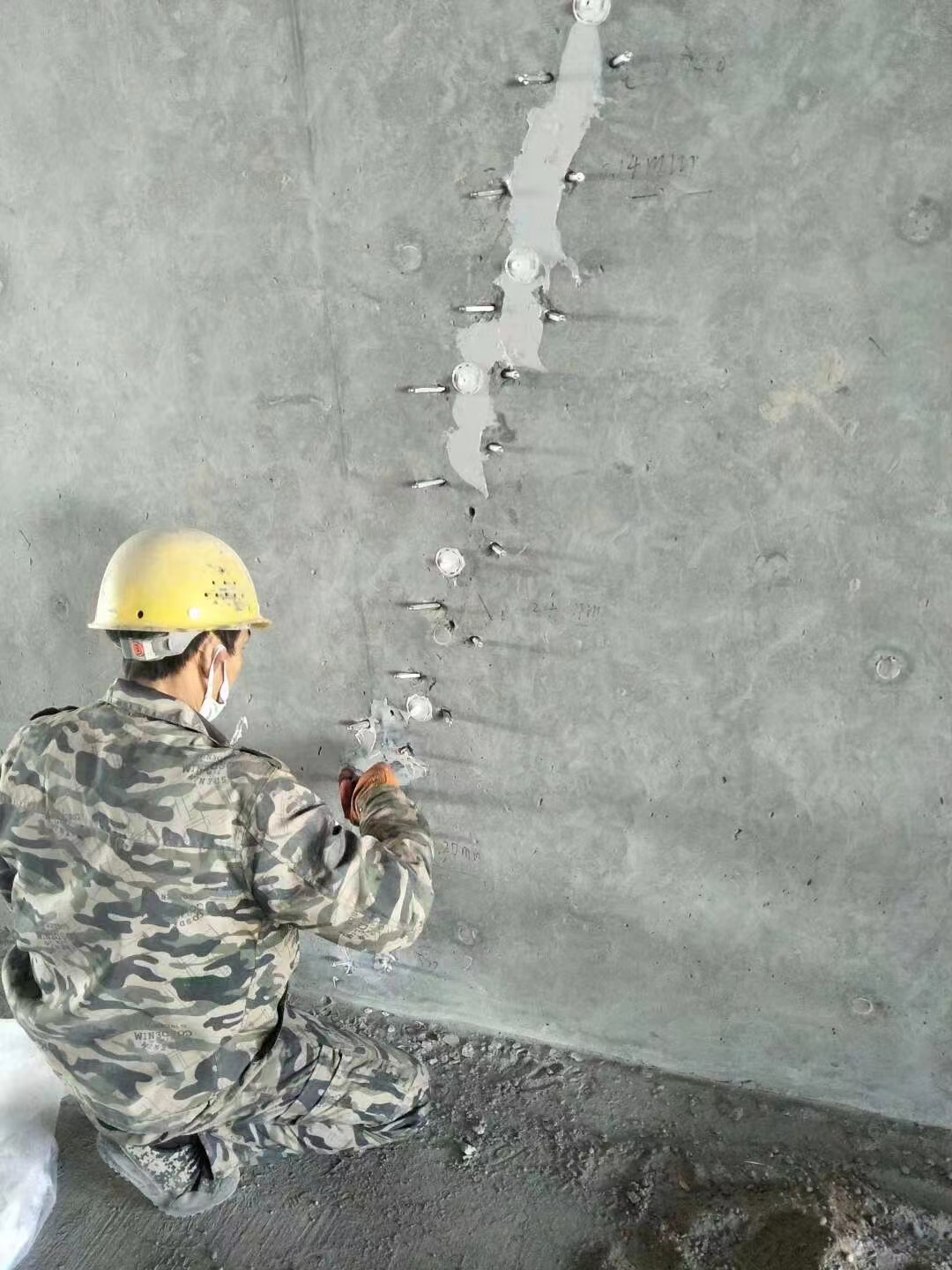 苏州混凝土裂缝的修复方式